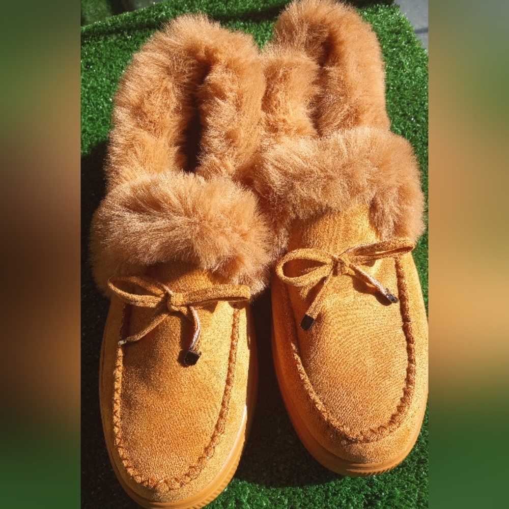 Comfy MOCCASINS - Picture 2 of 14